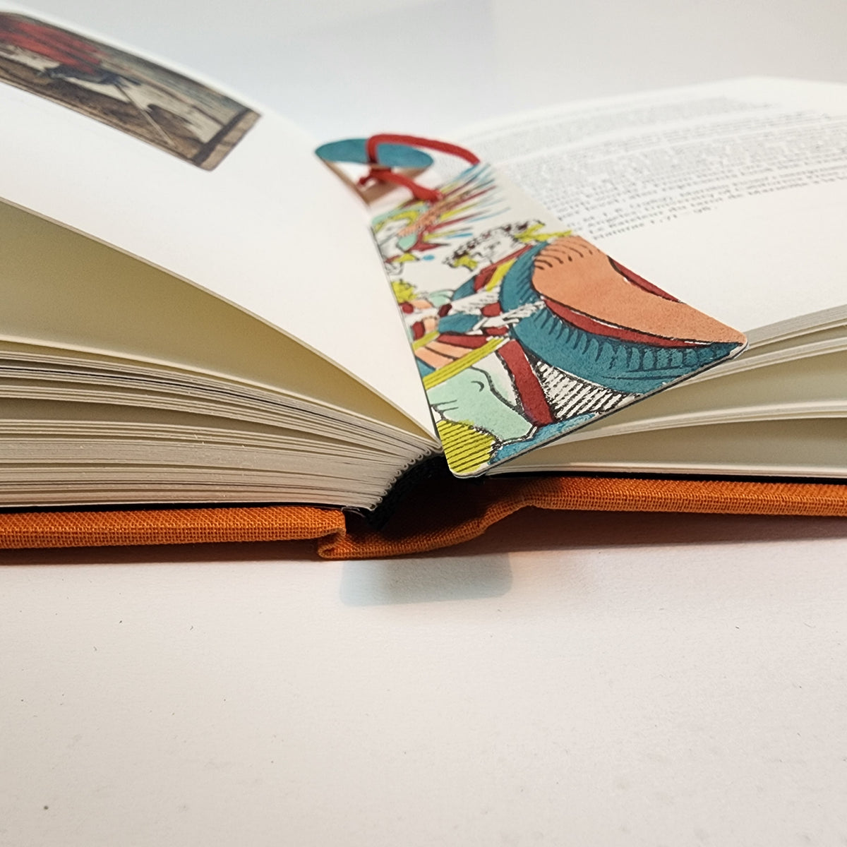 Marque-page artisanal NFC — objet culturel et expérience numérique